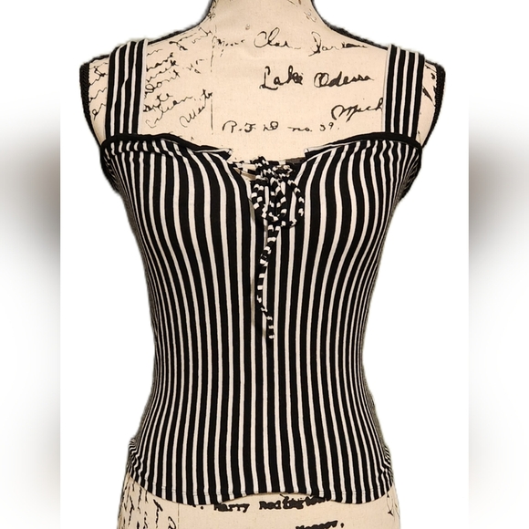 Express Crop Top - Picture 1 of 5